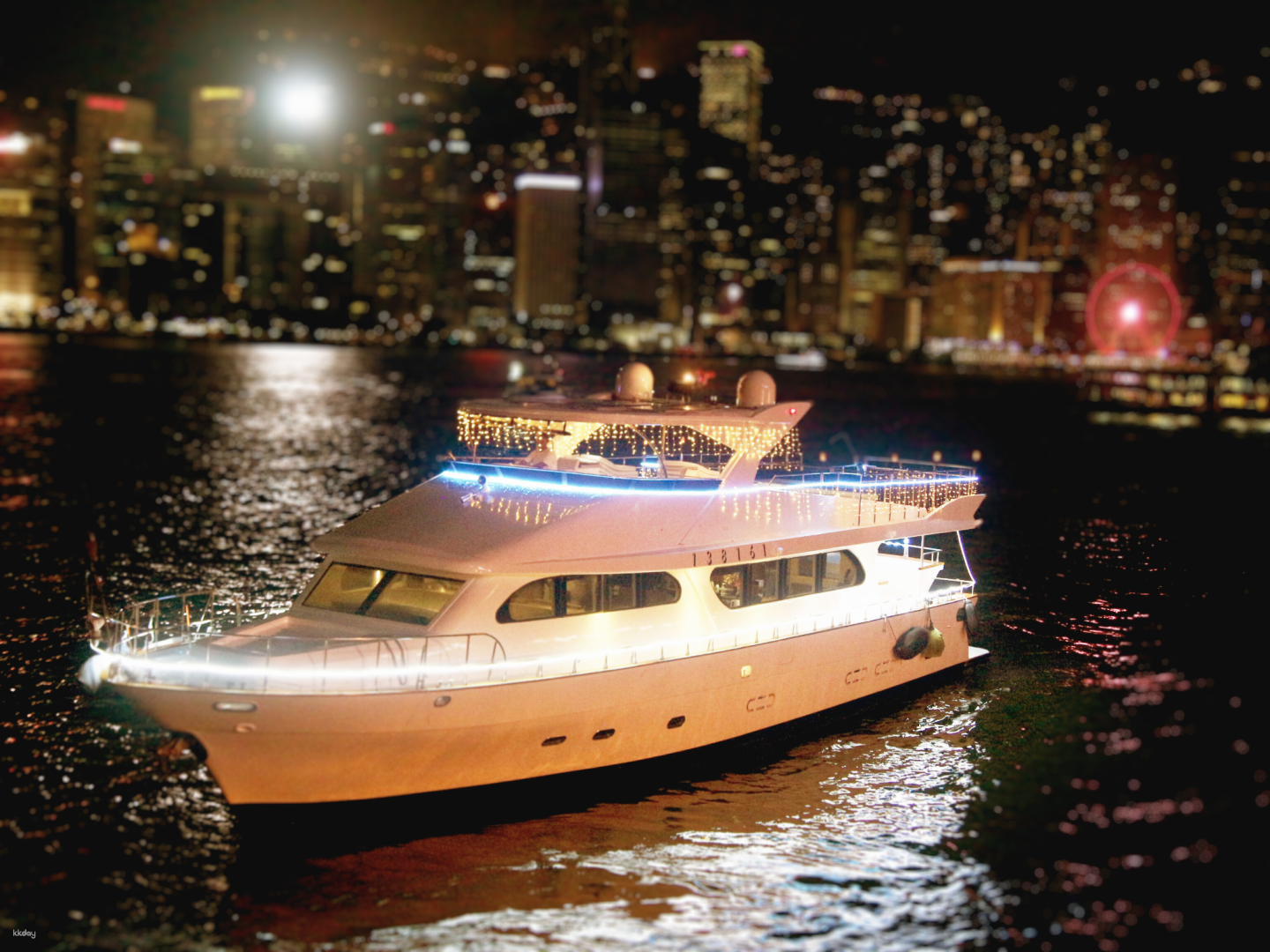 【Phenomenal Night】 Hong Kong Victoria Harbour Night Cruise｜Dreamer Night Cruise＆Star Chaser - Photo 1 of 5